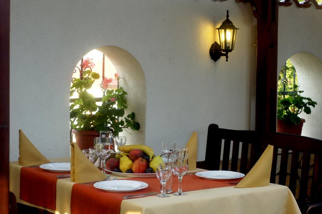 Family Hotel St. Constantine And Helena Ιβαΐλοβγκραντ Εξωτερικό φωτογραφία