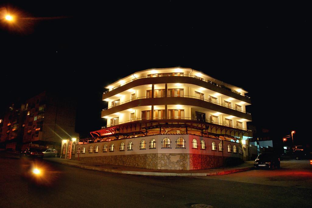 Family Hotel St. Constantine And Helena Ιβαΐλοβγκραντ Εξωτερικό φωτογραφία