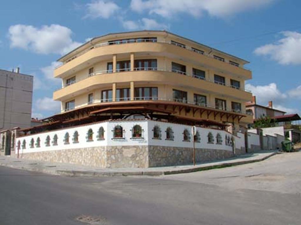 Family Hotel St. Constantine And Helena Ιβαΐλοβγκραντ Εξωτερικό φωτογραφία